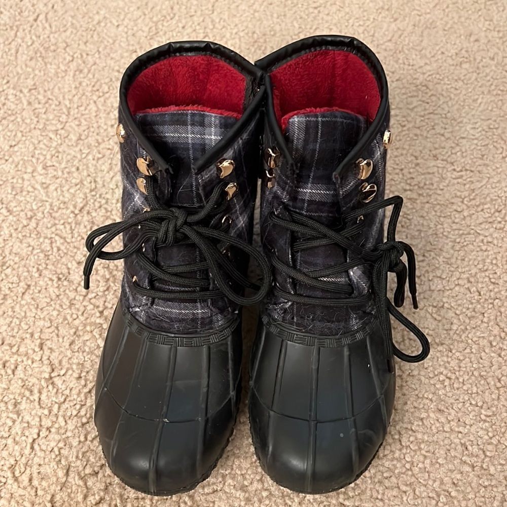Woman’s Tommy Hilfiger Zip Up Rain Booties 8